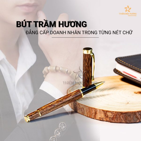 Bút trầm hương Thiên Mộc Hương mang lại trải nghiệm viết thanh thoát, khơi dậy sự tập trung, đồng thời được xem là vật phẩm phong thủy giúp người dùng đón nhận may mắn
