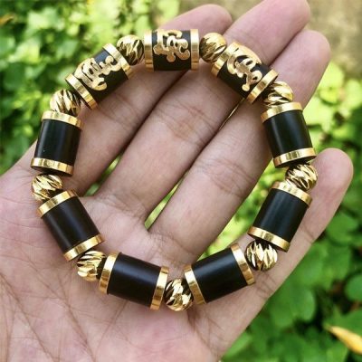 Vòng tay Trầm Hương bọc vàng mang đến vẻ sang trọng