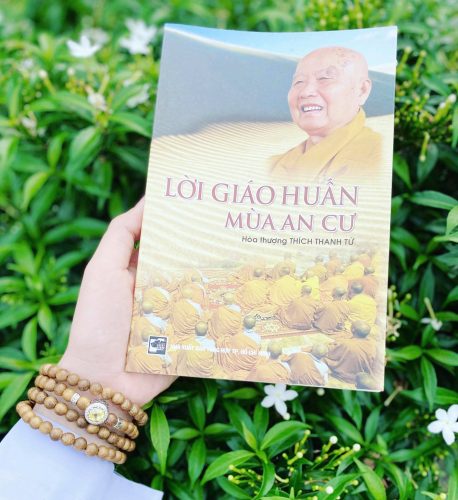 Vòng tay Trầm Hương 108 Minh Nguyệt - Mệnh Thổ photo review