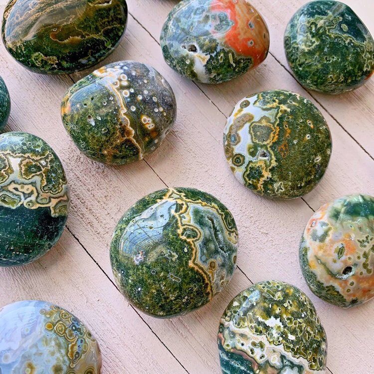 Viên đá có tên bắt nguồn từ tiếng Hy Lạp có nghĩa là “hòn đá đốm”