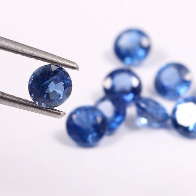 Kyanite giá trị cao nhất khi nó có màu xanh lam giống như Sapphire