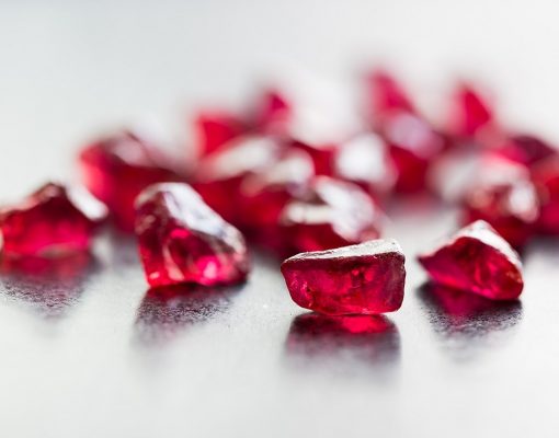 Giá ruby ​​có thể dao động từ 10-12.000 USD / carat