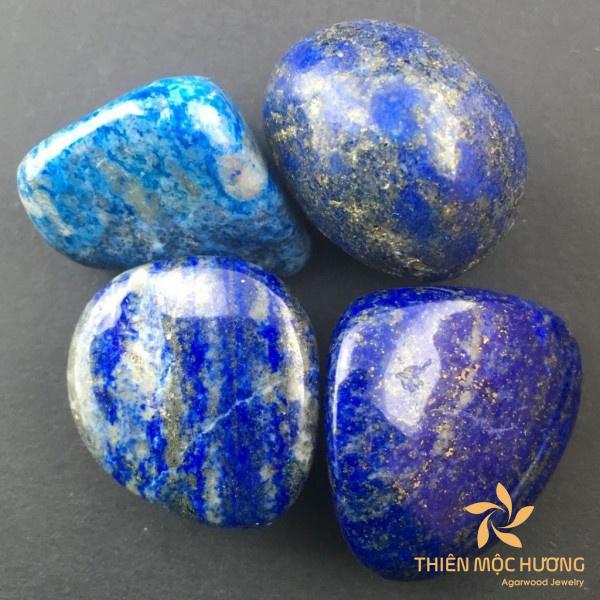 Đá Lapis Lazuli được biết đến là khoáng vật được tìm thấy ở trong tự nhiên