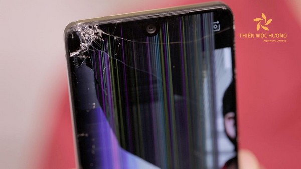 Khi màn hình điện thoại bị vỡ có nghĩa là gì?