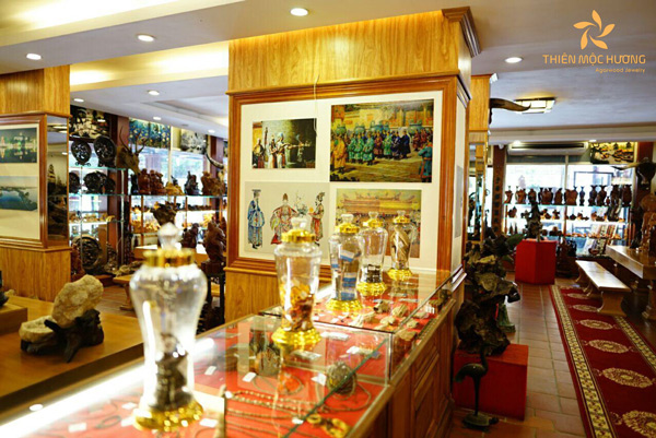 Cửa hàng trầm hương Tiên Phong