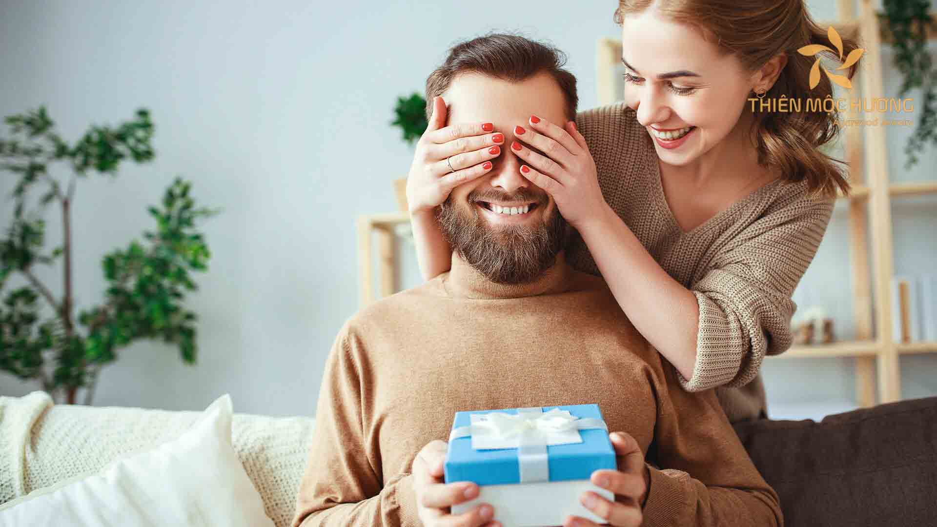Các dịp được cho là rất phù hợp để mua quà tặng chồng bất ngờ và ý nghĩa