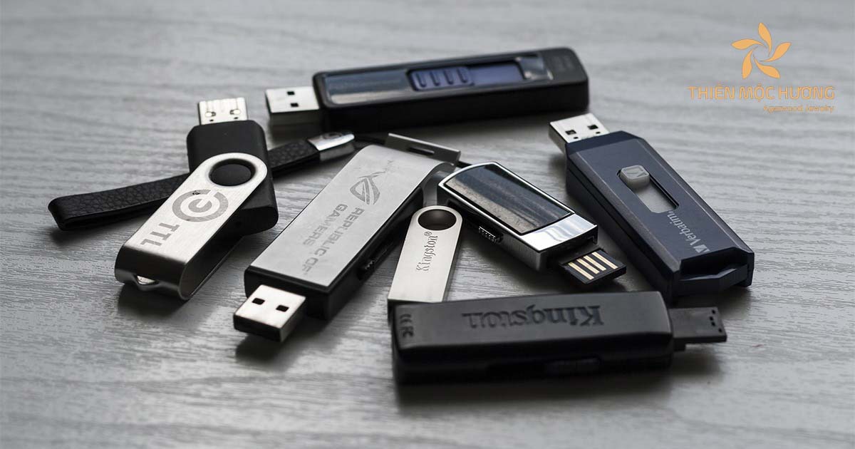 USB lưu trữ - Món quà tặng thầy giáo công nghệ