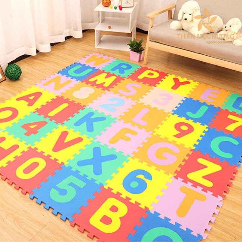 Quà tặng cho bé gái là bộ thảm nệm cao su tạo cho bé không gian riêng để chơi đùa