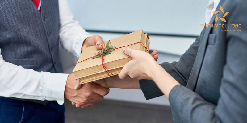 Những điều mà doanh nghiệp phải lưu ý khi chọn quà tặng cho khách hàng