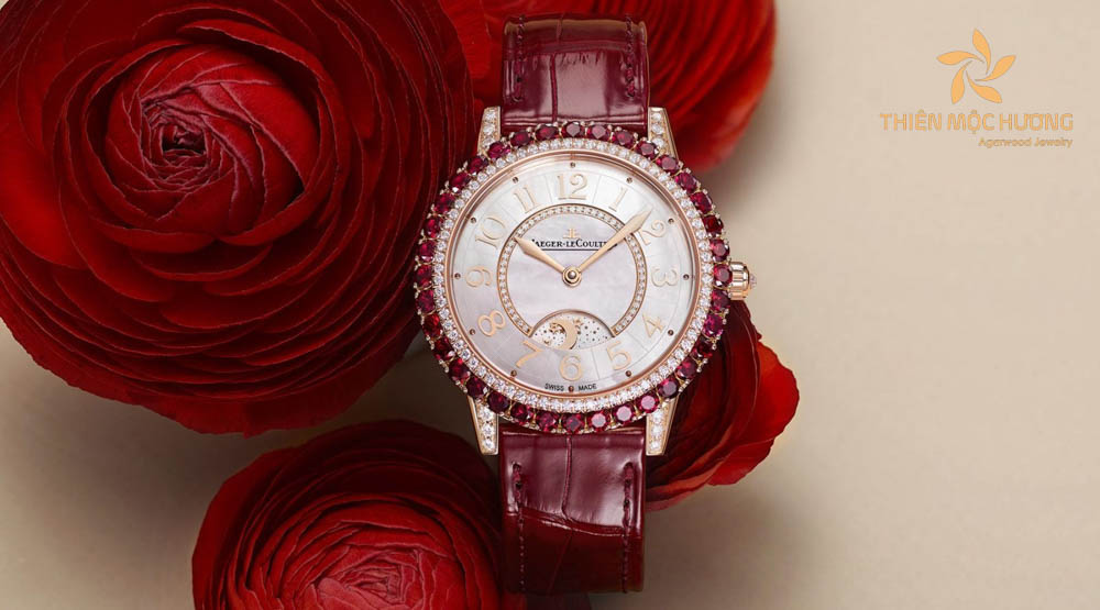 Quà tặng cô 20 tháng 11 là chiếc đồng hồ đeo tay thời trang