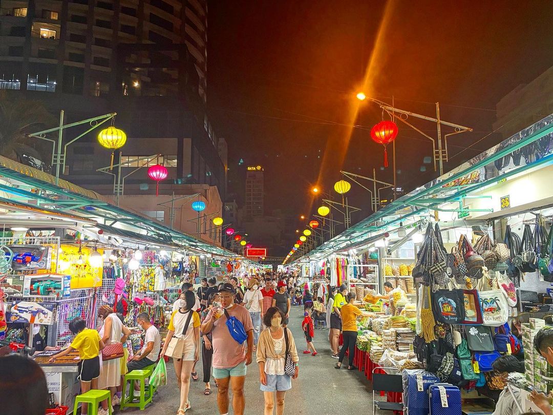 cho-dem-nha-trang