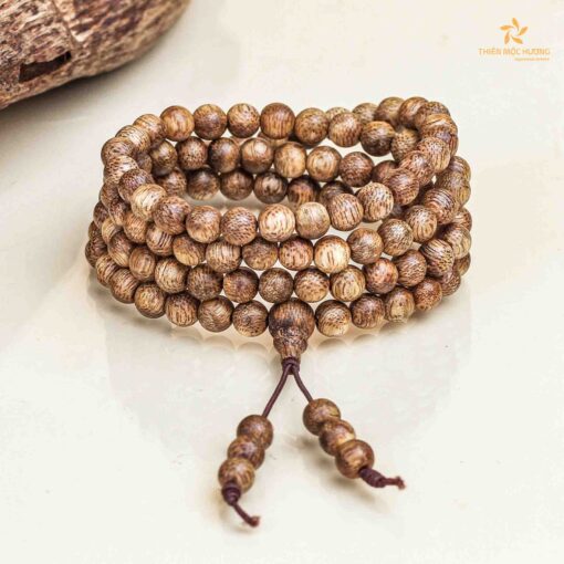 so-hat-vong-tay-tram-huong-co-tinh-charm-khong-108-hat
