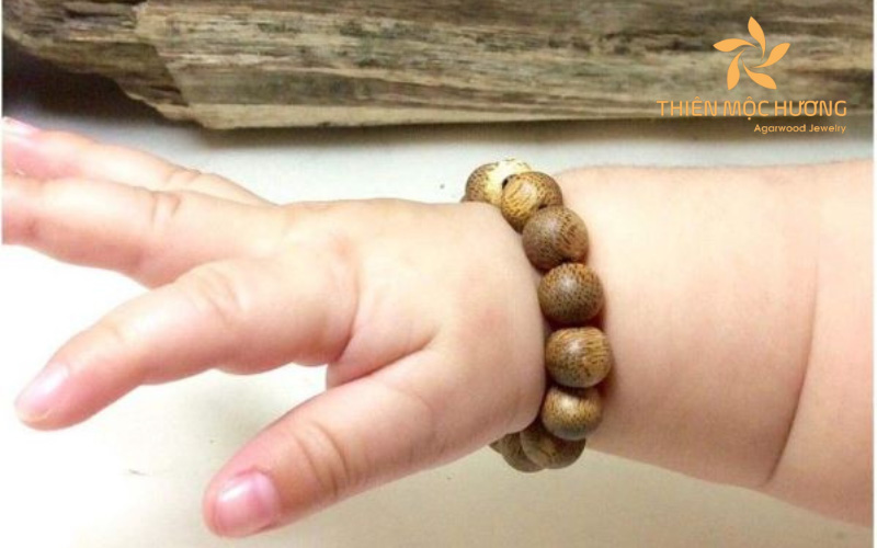 Lợi ích tuyệt vời của vòng trầm đối với trẻ