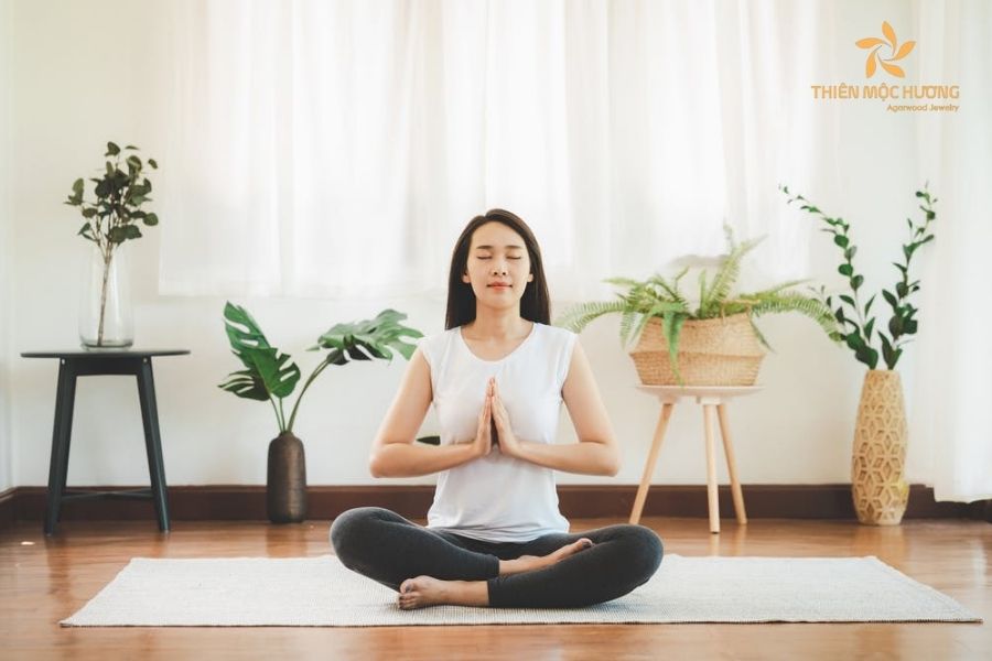 Đốt trầm hương là một phương pháp dẫn thiền hiệu quả