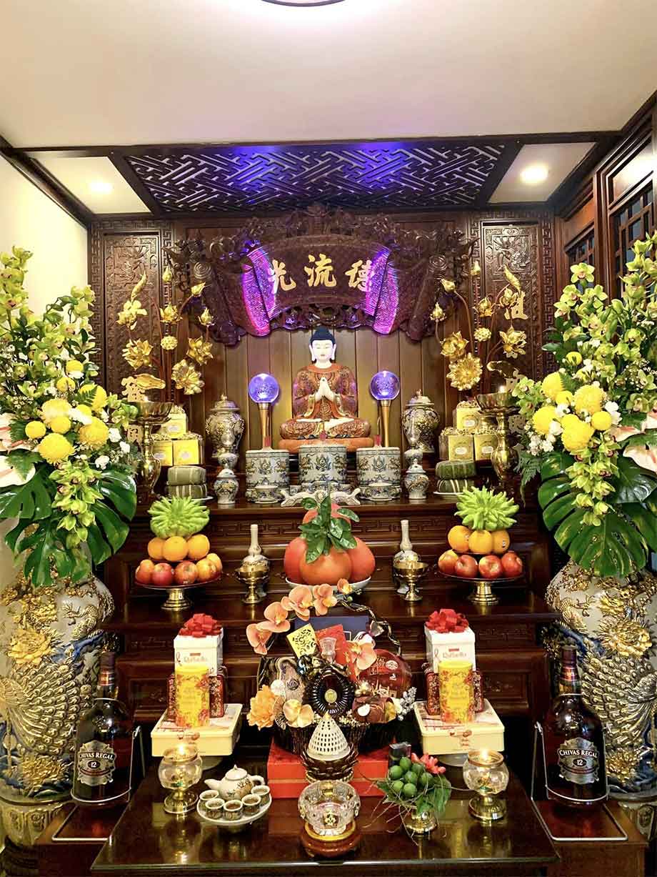Mẫu trang trí bàn thờ Phật ngày Tết