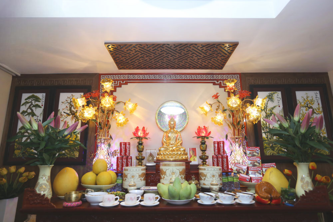 Trang trí bàn thờ Phật ngày Tết