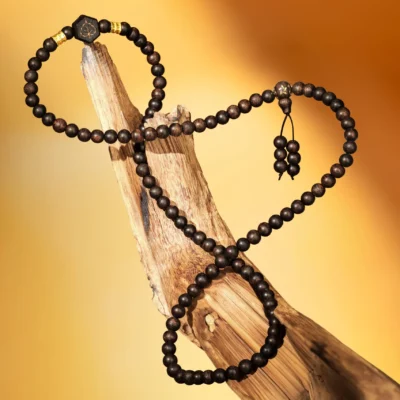 Alternative view of Vòng Tay 108 Kim An Tự - Trầm Hương Việt Nam VIP Khảm Vàng