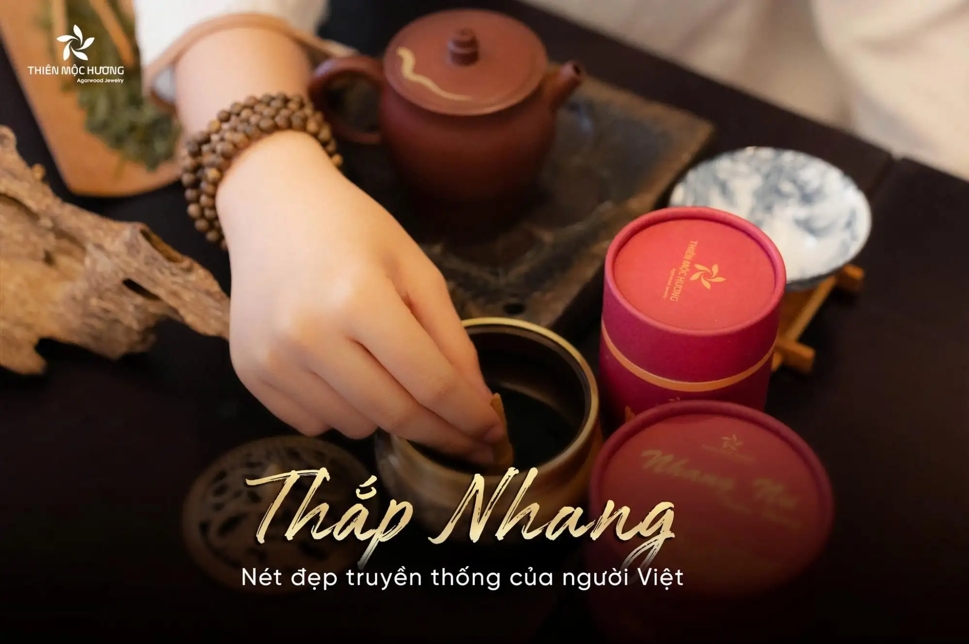Nụ trầm hương Thiên Mộc Hương giúp thanh lọc không khí, cân bằng năng lượng, mang lại sự thư giãn tinh thần và còn được xem như vật phẩm phong thủy thu hút may mắn, tài lộc