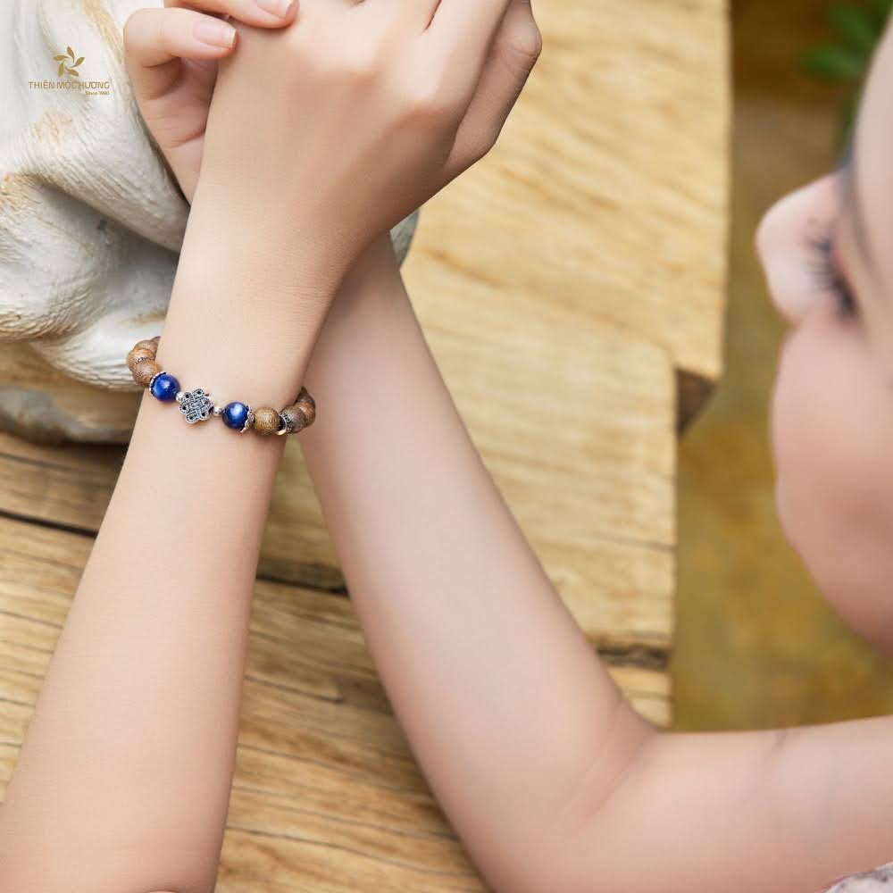 Tác dụng của trầm hương trong phong thủy không chỉ dừng lại ở tài lộc - bình an và sức khỏe mới là nền tảng của mọi thứ