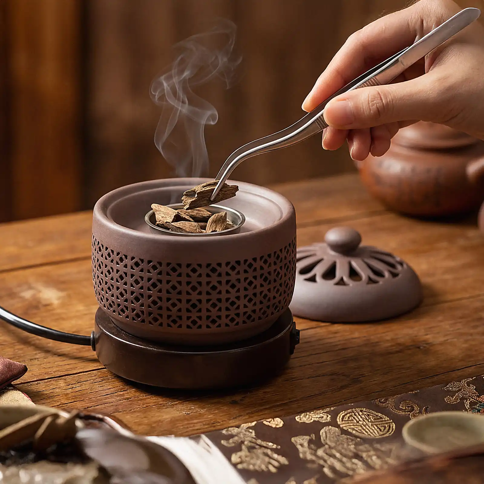 Lư Xông Trầm Điện Hỗ Trợ Hẹn Giờ Kèm Phụ Kiện - Mẫu Bầu Nâu