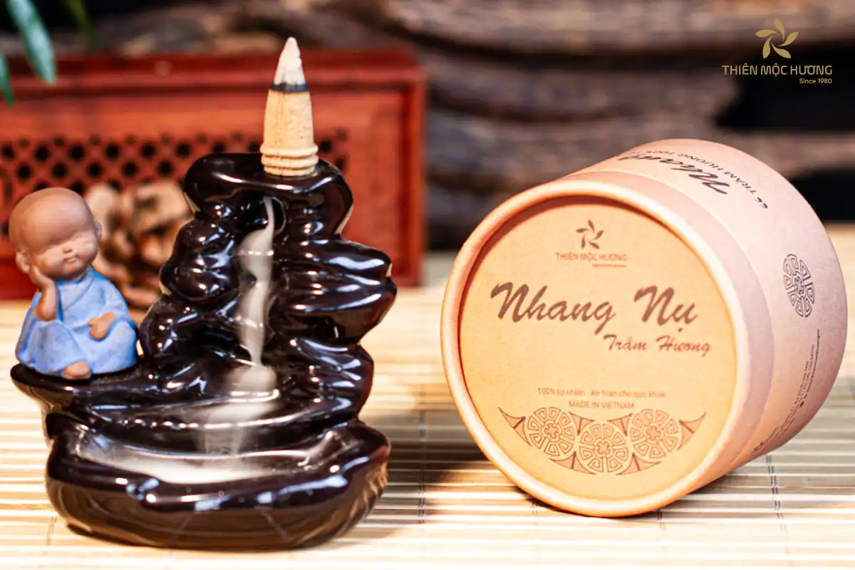Thâc khói trầm hương