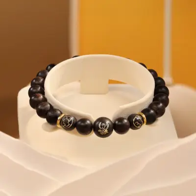 vòng tay trầm hương