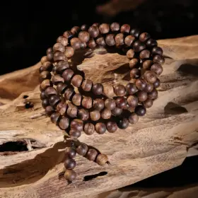 vòng tay trầm hương