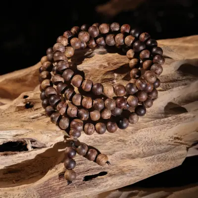 vòng tay trầm hương